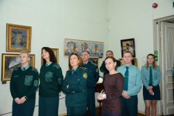 Крымские таможенники в  юбилей Синопского сражения посетили Симферопольский художественный музей