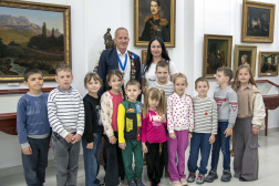 Урок мужества «...Тем больше в мире красоты»