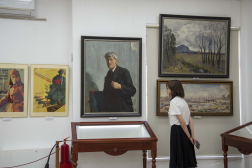 В Симферопольском художественном музее открылись выставки «Прогулка по Парижу» и «Карикатурист и иллюстратор Михаил Щеглов»