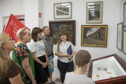В Симферопольском художественном музее открылись выставки «Прогулка по Парижу» и «Карикатурист и иллюстратор Михаил Щеглов»