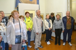 В Алуште открылась выездная выставка к 80-летию Победы