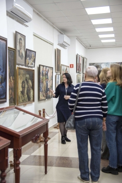 В рамках акции «Свидание с искусством» состоялась экскурсия по выставке «Ради жизни на земле»